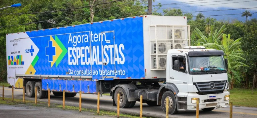 Unidade Móvel de Atenção Especializada vai ofertar 60 tomografias por dia, em Itabira