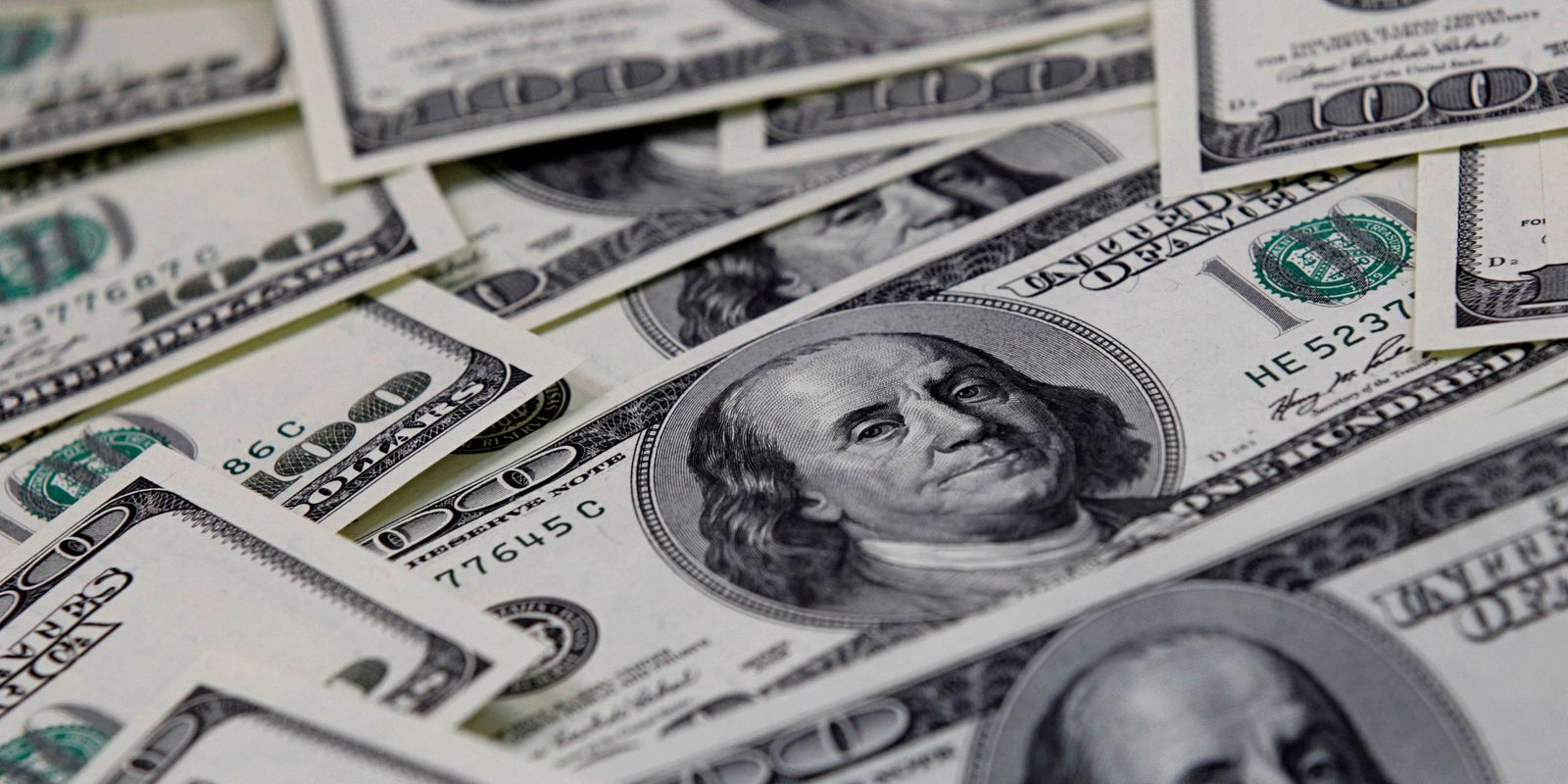 Bolsa cai 2,22%, e dólar volta a subir acima de R$ 5,06