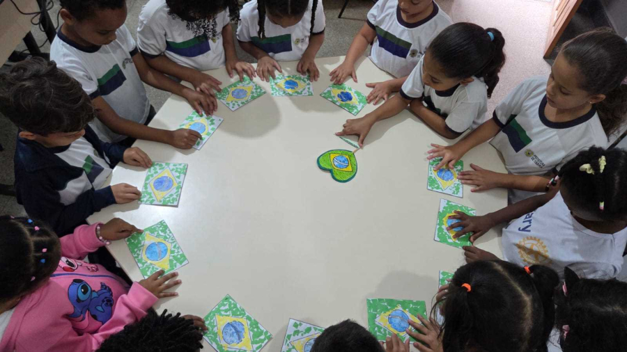 Mês da Pátria mobiliza escolas da rede municipal de Itabira com atividades de formação cidadã
