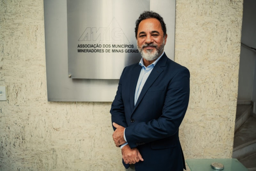 Itabira na vanguarda nacional: Prefeito e presidente da AMIG Brasil participa da sanção da Política Nacional de Minerais Críticos e Estratégicos